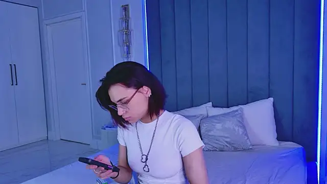 VioletAsh online show from June 2026 04:26:02 AM