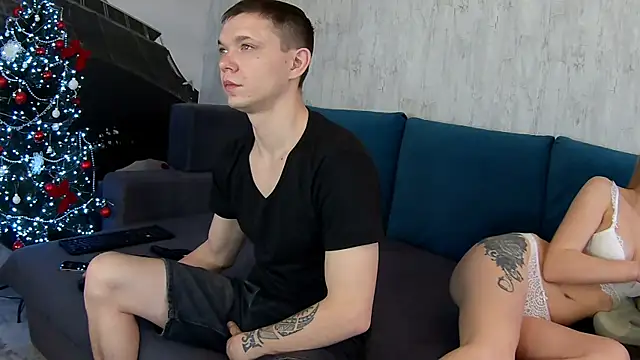 Snapshot of MonikaVAlex chatting on December 2025 03:01:02 AM MonikaVAlex online show from December 2025 03:01:02 AM