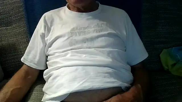 velikifant7 online show from May 2026 05:53:02 PM