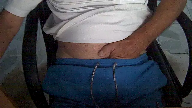 Snapshot of velikifant7 chatting on August 2026 04:38:01 AM velikifant7 online show from August 2026 04:38:01 AM