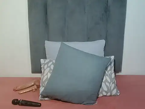 Snapshot of GorillaGripCunt77 chatting on November 2025 01:10:02 PM GorillaGripCunt77 online show from November 2025 01:10:02 PM