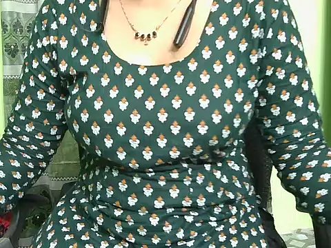 Snapshot of fairy_queen07 chatting on March 2026 05:51:01 PM fairy queen07 online show from March 2026 05:51:01 PM