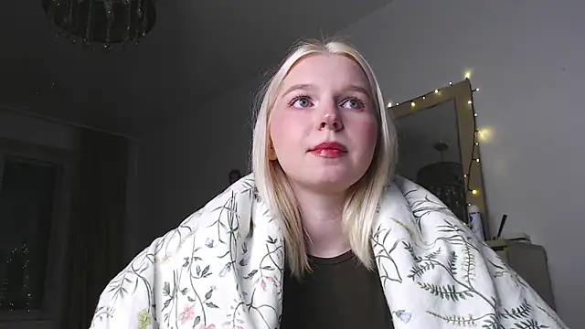 Snapshot of AnnySweetMilk chatting on September 2025 08:03:01 PM AnnySweetMilk online show from September 2025 08:03:01 PM