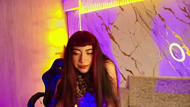 Sophia tf online show from November 2025 01:33:02 PM