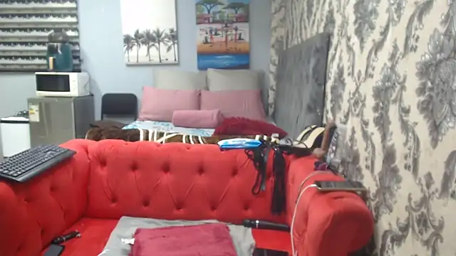 SweetPortableAmber online show from June 2026 01:33:01 PM