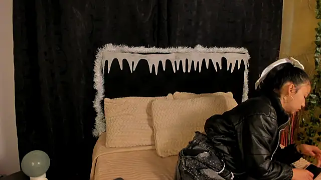 Tiffany Nm online show from December 2025 01:20:02 PM