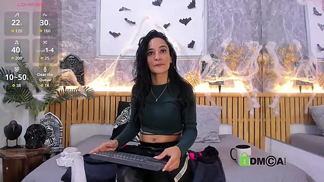 Snapshot of princequinn_ chatting on October 2025 08:42:02 PM princequinn online show from October 2025 08:42:02 PM