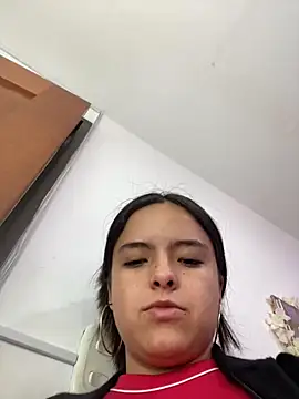 Snapshot of EmilyHarperr chatting on September 2025 11:32:02 AM EmilyHarperr online show from September 2025 11:32:02 AM