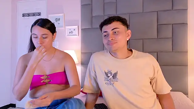 Snapshot of Rosse_and_mike chatting on September 2025 05:03:01 PM Rosse and mike online show from September 2025 05:03:01 PM