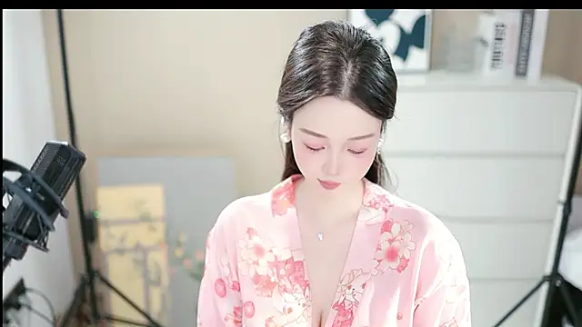 Snapshot of abbyli12 chatting on November 2025 04:18:02 PM abbyli12 online show from November 2025 04:18:02 PM