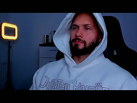 andrewcorey1 online show from March 2026 04:13:01 PM