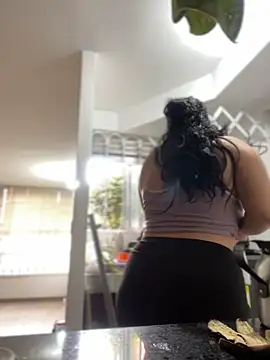 Snapshot of Tokio_Sakura chatting on November 2025 04:39:01 PM Tokio Sakura online show from November 2025 04:39:01 PM