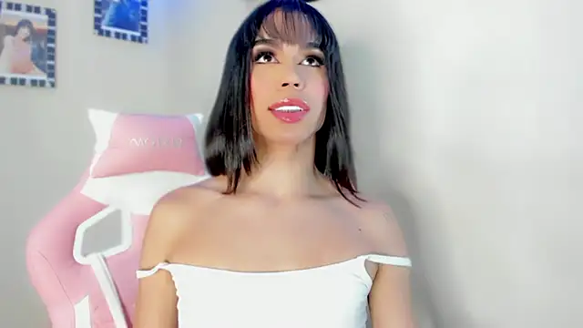 Maholly  online show from September 2025 09:14:01 PM
