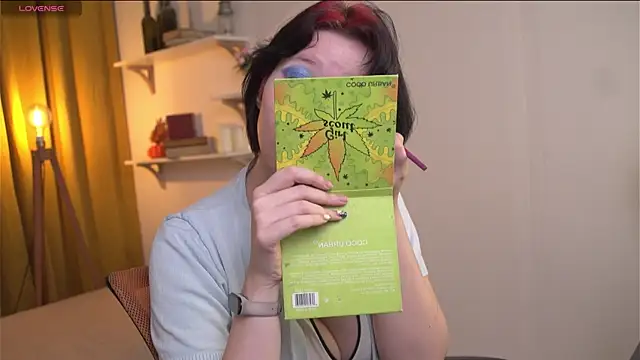 Snapshot of bluebeell chatting on November 2025 09:17:01 PM bluebeell online show from November 2025 09:17:01 PM