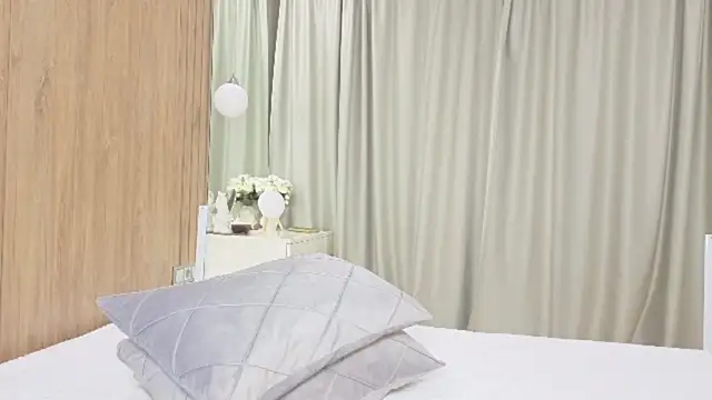 Brigitte Bardot online show from November 2025 07:52:02 AM