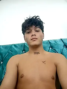 Snapshot of per-cy chatting on November 2025 09:09:01 AM per-cy online show from November 2025 09:09:01 AM