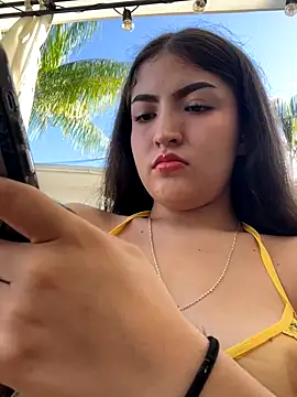 Snapshot of Gaby-Herrera chatting on October 2025 08:42:01 PM Gaby-Herrera online show from October 2025 08:42:01 PM