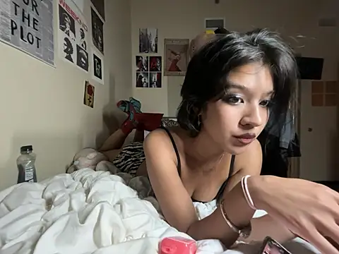 petitelatinateen online show from April 2026 03:59:01 AM