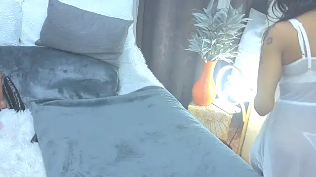 Snapshot of CaramelNatashaxx chatting on September 2025 04:23:01 AM CaramelNatashaxx online show from September 2025 04:23:01 AM