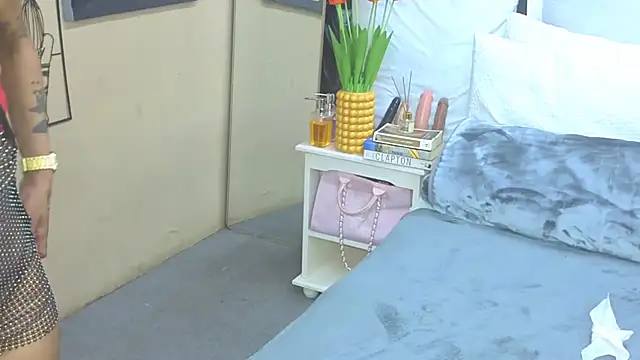 Snapshot of CaramelNatashaxx chatting on September 2025 05:07:01 AM CaramelNatashaxx online show from September 2025 05:07:01 AM