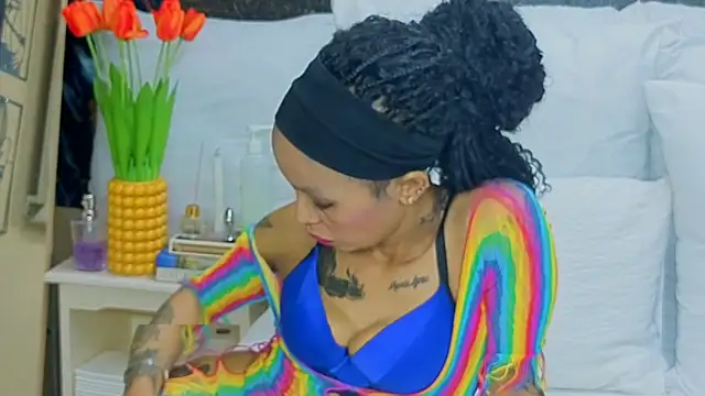 Snapshot of CaramelNatashaxx chatting on October 2025 11:37:01 PM CaramelNatashaxx online show from October 2025 11:37:01 PM