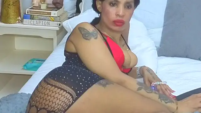 Snapshot of CaramelNatashaxx chatting on December 2025 01:06:01 PM CaramelNatashaxx online show from December 2025 01:06:01 PM