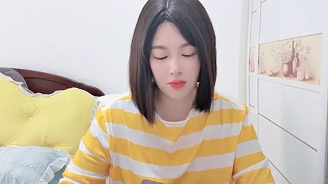 Snapshot of FeilL2t chatting on October 2025 02:57:02 AM FeilL2t online show from October 2025 02:57:02 AM