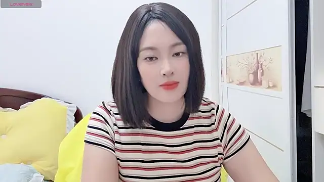 Snapshot of FeilL2t chatting on November 2025 02:46:02 AM FeilL2t online show from November 2025 02:46:02 AM