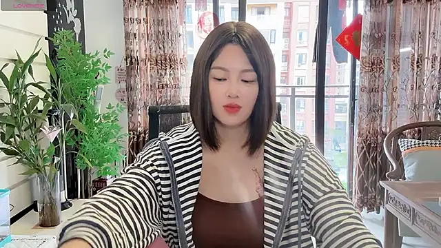 Snapshot of FeilL2t chatting on November 2025 04:01:02 AM FeilL2t online show from November 2025 04:01:02 AM