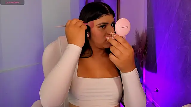 PauliinaBelle  online show from May 2026 01:40:01 PM