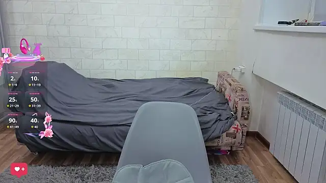 Snapshot of AlisaWyn chatting on October 2025 10:49:02 AM AlisaWyn online show from October 2025 10:49:02 AM