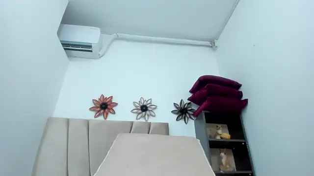 Adrianasex 69x online show from October 2025 05:04:02 PM