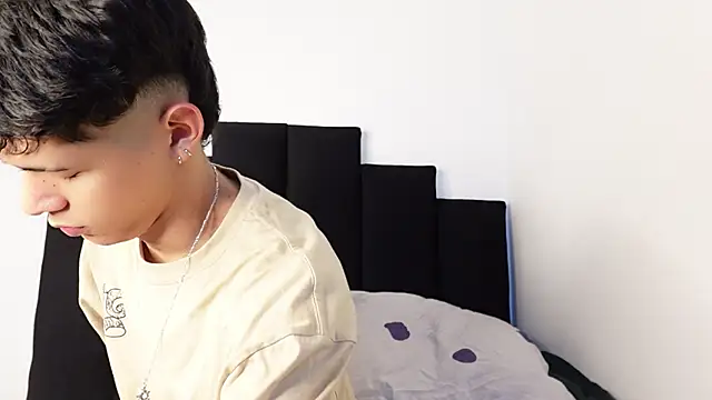 Snapshot of alexmark_ chatting on September 2025 07:28:02 PM alexmark online show from September 2025 07:28:02 PM