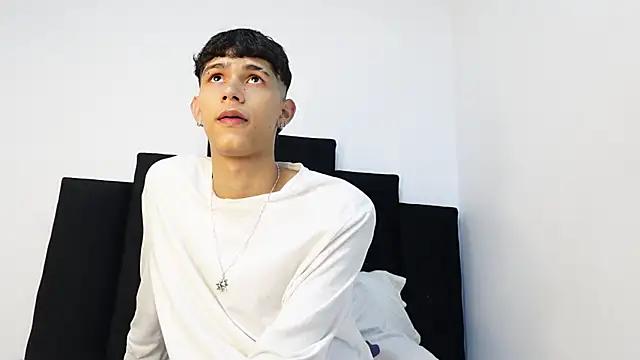 Snapshot of alexmark_ chatting on September 2025 01:48:02 PM alexmark online show from September 2025 01:48:02 PM