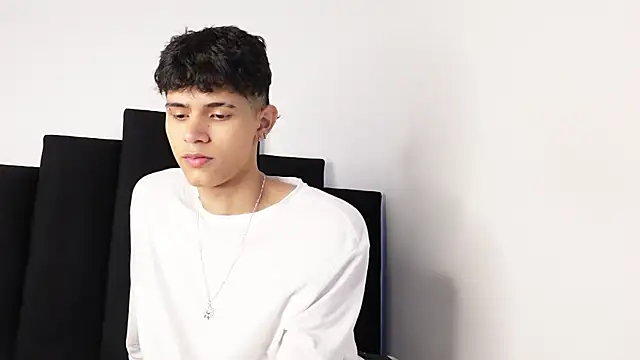 Snapshot of alexmark_ chatting on September 2025 05:18:02 PM alexmark online show from September 2025 05:18:02 PM