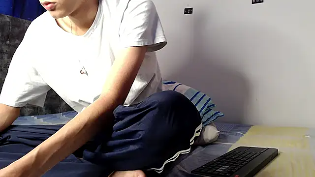 alexmark  online show from April 2026 05:04:02 PM