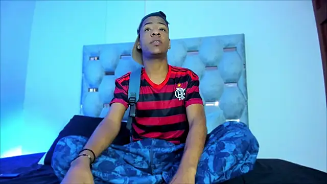Snapshot of tiago_xxx_ chatting on October 2025 09:01:01 PM tiago xxx online show from October 2025 09:01:01 PM