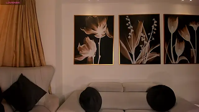 LeahNovac online show from September 2025 11:15:02 AM