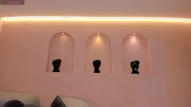 LeahNovac online show from October 2025 11:29:01 AM