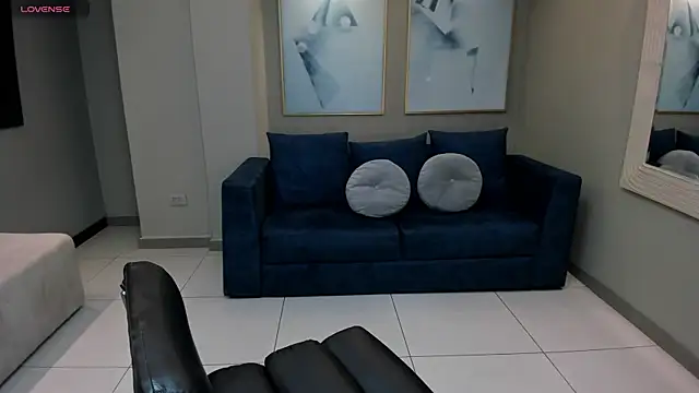 LeahNovac online show from November 2025 11:20:01 AM