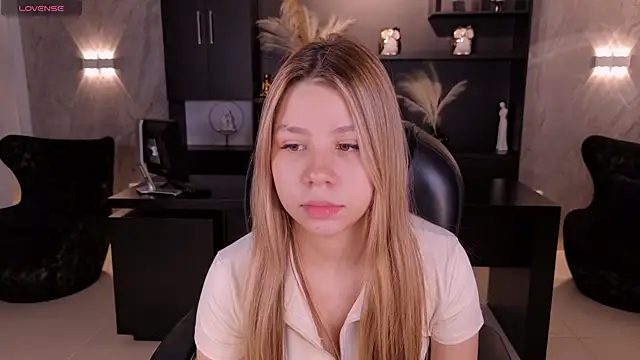 TiffannySins online show from July 2026 05:59:01 PM