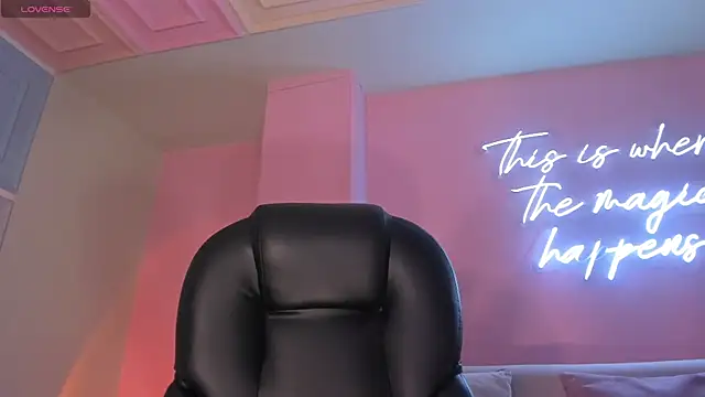 TiffannySins online show from August 2026 03:52:02 AM