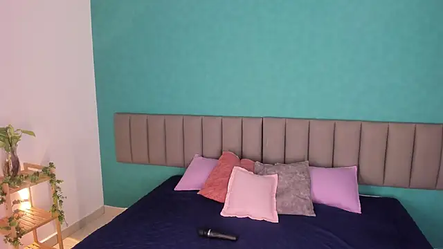 Snapshot of ThaliaOcean chatting on September 2025 12:40:01 PM ThaliaOcean online show from September 2025 12:40:01 PM