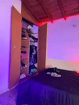 RickKrong  online show from October 2025 04:42:01 AM