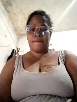 Snapshot of Big_ass_submissive chatting on October 2025 01:18:01 PM Big ass submissive online show from October 2025 01:18:01 PM