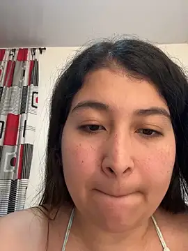 Snapshot of evelyn_1702 chatting on November 2025 10:43:02 PM evelyn 1702 online show from November 2025 10:43:02 PM