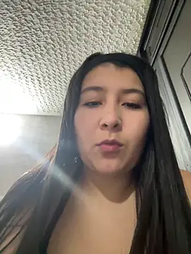 Snapshot of evelyn_1702 chatting on December 2025 06:30:02 AM evelyn 1702 online show from December 2025 06:30:02 AM