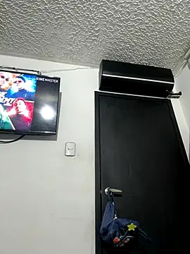 Snapshot of evelyn_1702 chatting on December 2025 10:58:02 PM evelyn 1702 online show from December 2025 10:58:02 PM