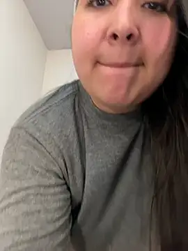 Snapshot of evelyn_1702 chatting on January 2026 03:54:01 AM evelyn 1702 online show from January 2026 03:54:01 AM