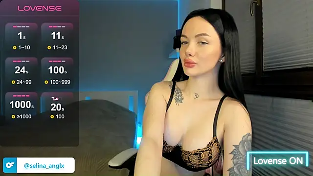 Snapshot of SelinaStorm chatting on December 2025 12:59:02 AM SelinaStorm online show from December 2025 12:59:02 AM